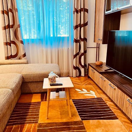 Adona Residence オラデア エクステリア 写真