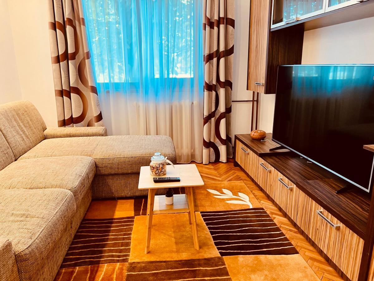Adona Residence オラデア エクステリア 写真